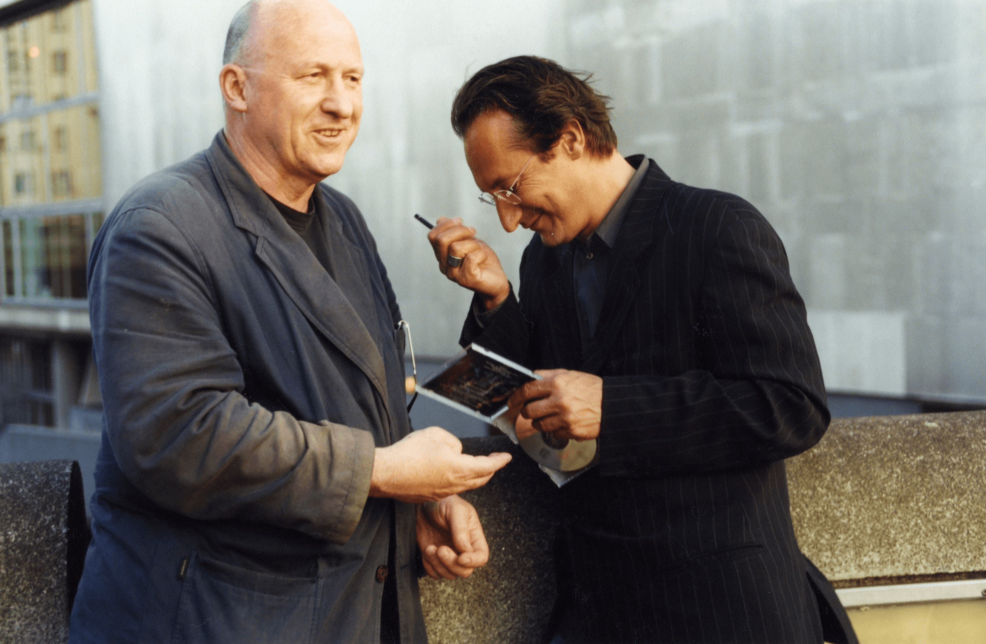photos Juan_with Gavin Bryars_7_laughing