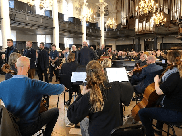 Ensemble-from-behind
